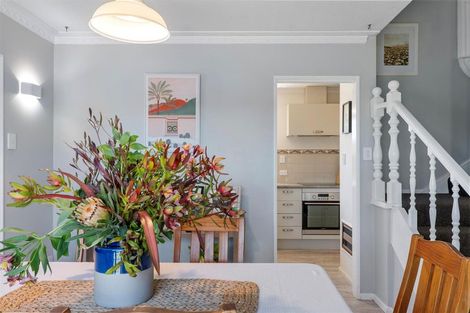 Photo of property in 15 Sonning Place, Redwood, Christchurch, 8051