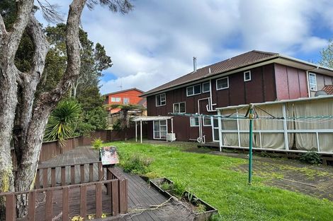 Photo of property in 11 Ravenstone Place, Chatswood, Auckland, 0626