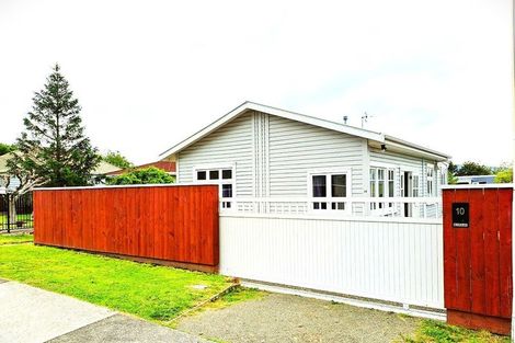 Photo of property in 10 Parakai Street, Paraparaumu, 5032
