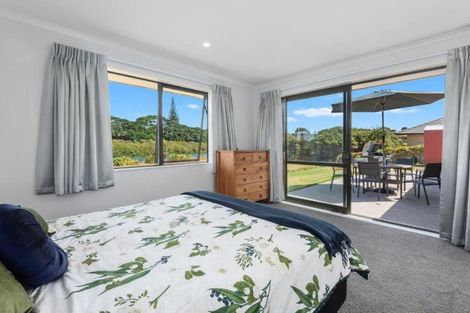 Photo of property in 6 Pukeko Street, Ruakaka, 0116