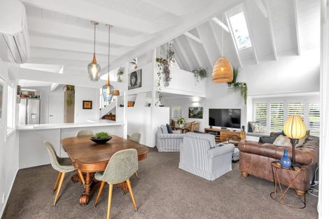 Photo of property in 217 Point View Drive, East Tamaki Heights, Auckland, 2016