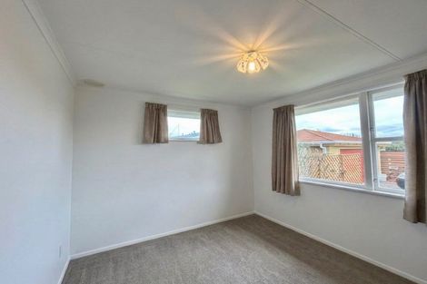 Photo of property in 7 Mahia Place, Kelvin Grove, Palmerston North, 4414
