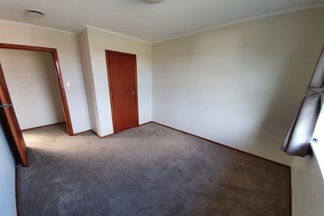 Photo of property in 33 Tahi Terrace, Glen Eden, Auckland, 0602