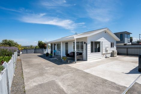 Photo of property in 2/64 The Esplanade, Westshore, Napier, 4110