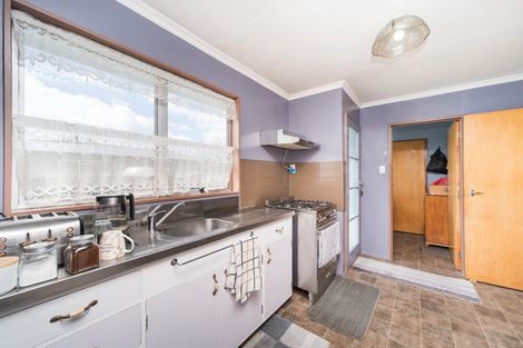 Photo of property in 8 Forbes Place, Kelvin Grove, Palmerston North, 4414