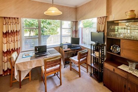 Photo of property in 21 Colin Grove, Hutt Central, Lower Hutt, 5010