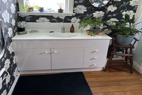 Photo of property in 75 Muhunoa Road West, Ohau, Levin, 5570