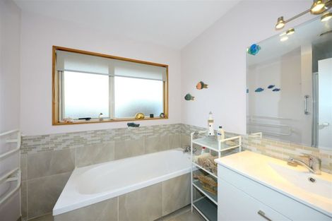 Photo of property in 2/52 Skerten Avenue, Hornby, Christchurch, 8042