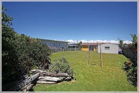 Photo of property in 9 Dewe Terrace, Foxton Beach, Foxton, 4815