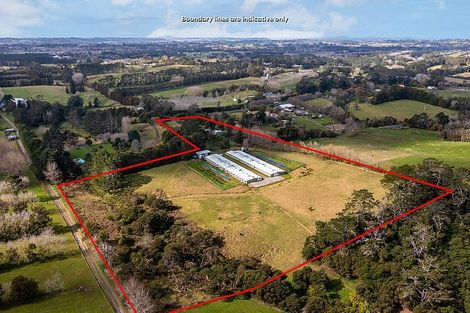 Photo of property in 118 Motu Road, Kumeu, 0891