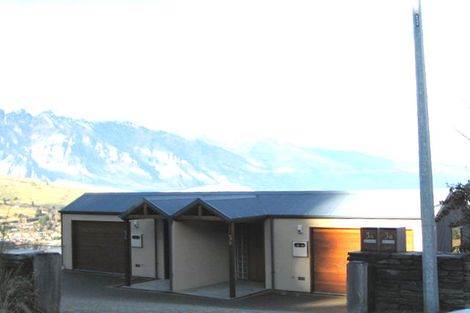 Photo of property in 1/3 Bolton Lane, Queenstown, 9300