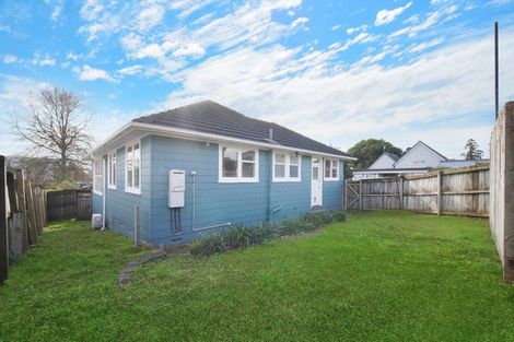 Photo of property in 1/6 Greenslade Crescent, Northcote, Auckland, 0627
