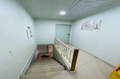 Photo of property in 42 West Lynn Road, Titirangi, Auckland, 0604