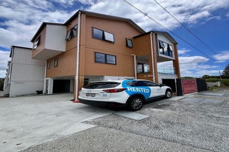 Photo of property in 1/2145 Great North Road, Avondale, Auckland, 0600