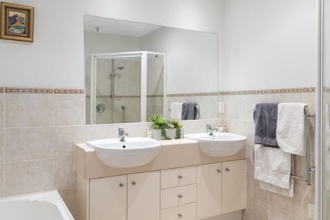 Photo of property in 4h/175 Hurstmere Road, Takapuna, Auckland, 0622