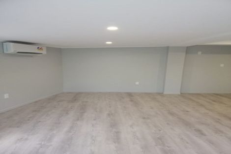 Photo of property in 38 Staincross Street, Green Bay, Auckland, 0604