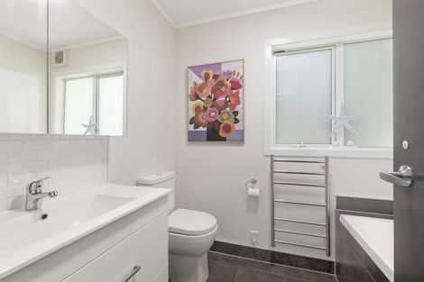 Photo of property in 68 Eskdale Road, Papakowhai, Porirua, 5024
