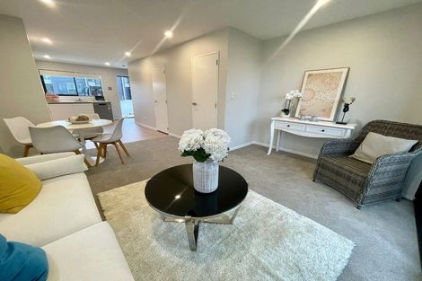 Photo of property in 16 Huri Street, Mangere Bridge, Auckland, 2022