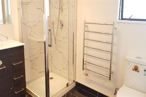 Photo of property in 17 Benchmark Drive, Massey, Auckland, 0614