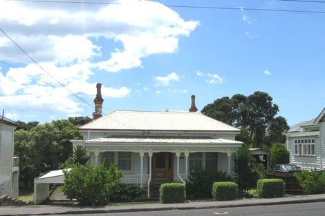 Photo of property in 144 Calliope Road, Stanley Point, Auckland, 0624