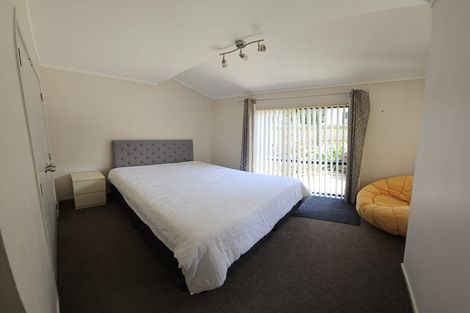 Photo of property in 1/32 Palliser Lane, Browns Bay, Auckland, 0630