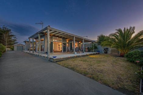 Photo of property in 41 Punga Street, Tangimoana, 4822