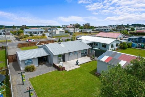 Photo of property in 99 Seabury Avenue, Foxton Beach, Foxton, 4815