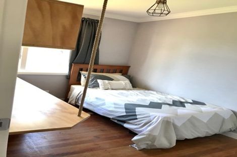 Photo of property in 5 Fitzroy Road, Fitzroy, New Plymouth, 4312