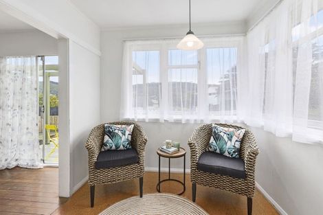 Photo of property in 12 Morgan Place, Tawa, Wellington, 5028