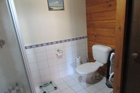 Photo of property in 22 Marina View Drive, West Harbour, Auckland, 0618