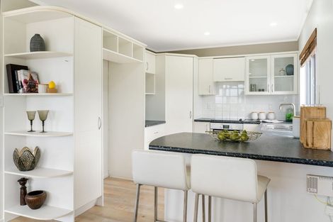 Photo of property in 3/433a East Coast Road, Mairangi Bay, Auckland, 0630