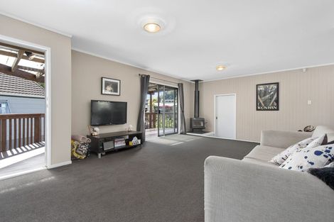 Photo of property in 7 Elmira Place, Browns Bay, Auckland, 0630