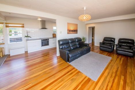 Photo of property in 64 Middle Road, Havelock North, 4130