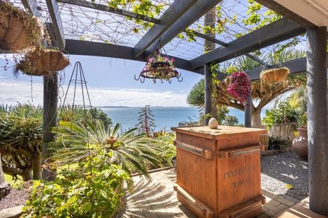 Photo of property in Signal Stn Road, Pouto, Te Kopuru, 0391