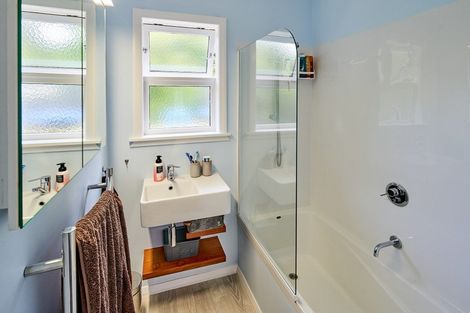 Photo of property in 58 Helston Road, Paparangi, Wellington, 6037