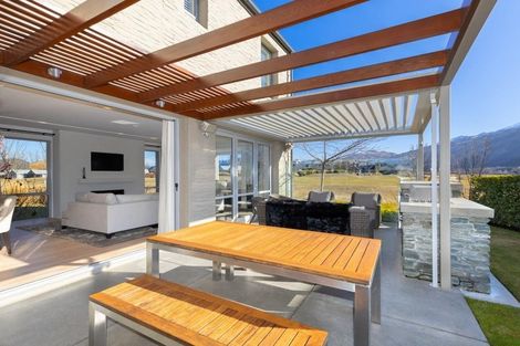 Photo of property in 15 Ayrburn Ridge, Arrowtown, Queenstown, 9371