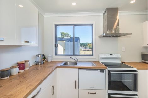 Photo of property in 28 Ngatiawa Street, Himatangi Beach, Foxton, 4891