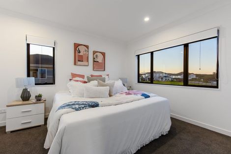 Photo of property in 39 Davey Crescent, Orewa, 0931