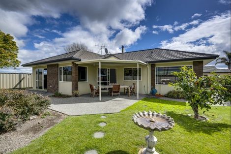 Photo of property in 19 Addington Place, Taradale, Napier, 4112