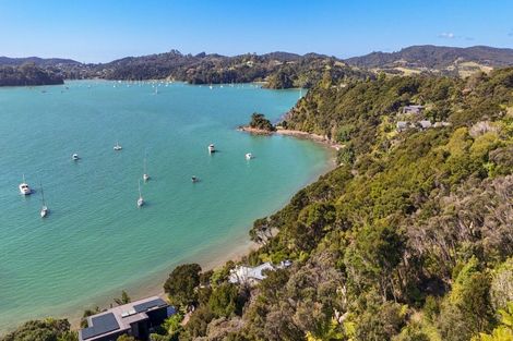 Photo of property in 10 Kaha Place, Russell, 0272