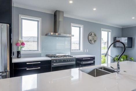 Photo of property in 9 Bridford Way, Paraparaumu, 5032