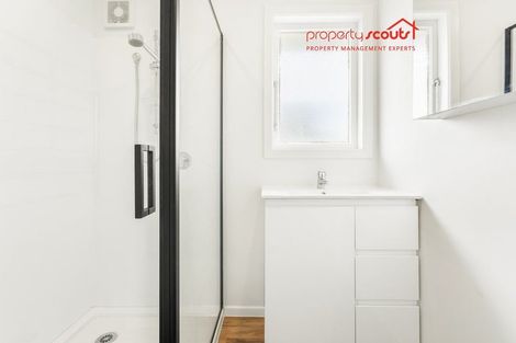 Photo of property in 16 Serjeant Street, Henderson, Auckland, 0612