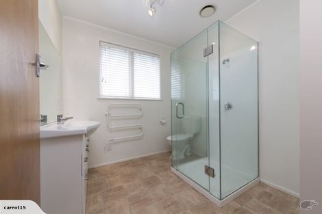 Photo of property in 4/135 Titirangi Road, New Lynn, Auckland, 0600