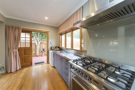 Photo of property in 640 Ferguson Street, Terrace End, Palmerston North, 4410