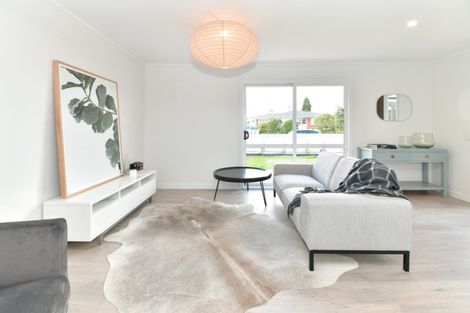 Photo of property in 7 Doment Crescent, Orewa, 0931