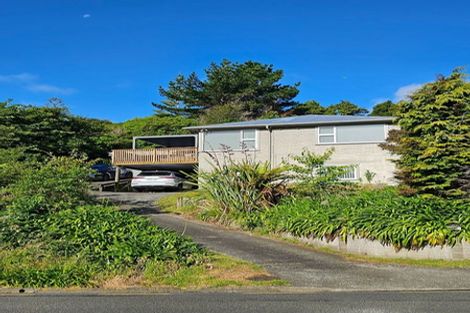 Photo of property in 1 Taylor Terrace, Tawa, Wellington, 5028