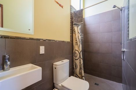 Photo of property in 25 Tennis Court Road, Raumati South, Paraparaumu, 5032