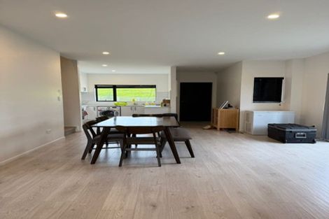 Photo of property in 31b Crestview Rise, Papakura, 2110