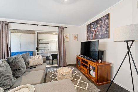 Photo of property in 7 Alidade Place, Massey, Auckland, 0614