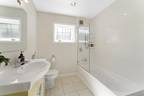 Photo of property in 33 Elmslie Road, Pinehaven, Upper Hutt, 5019